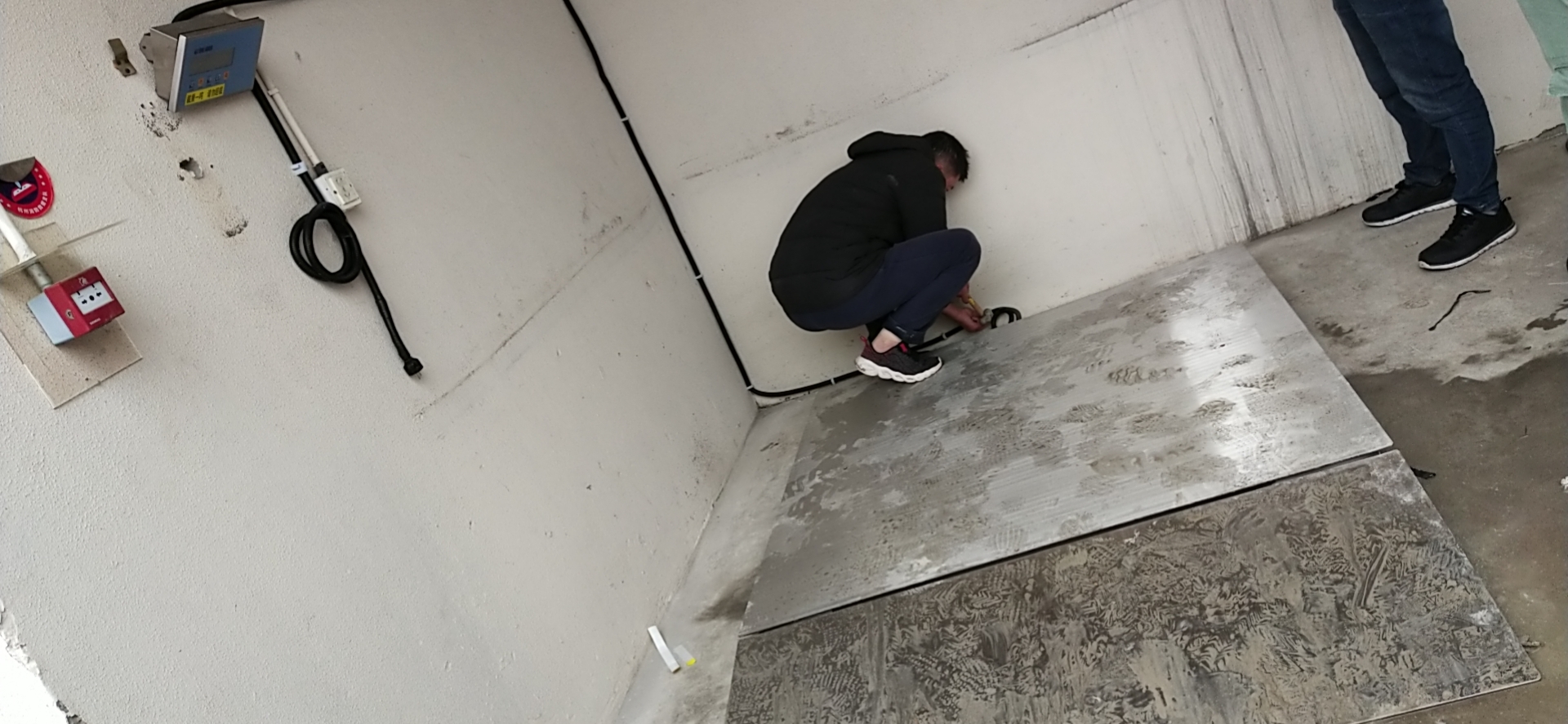倉庫稱重地磅安裝現(xiàn)場案例-蘇州金鉆