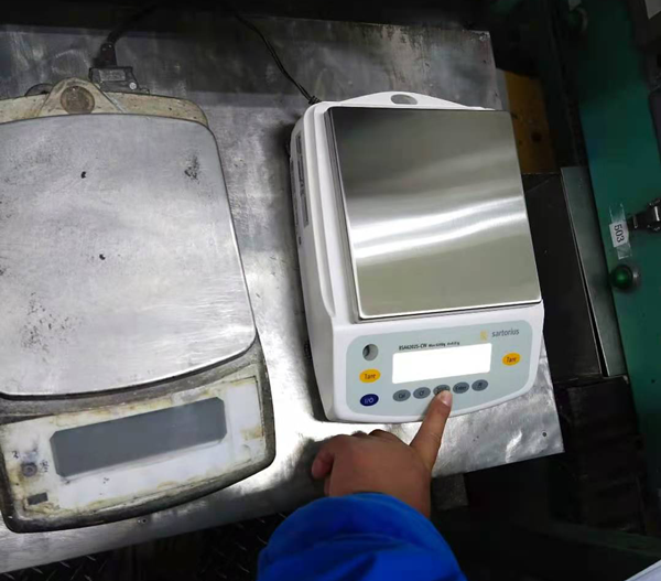 賽多利斯電子天平插入電源后可以直接使用嗎？